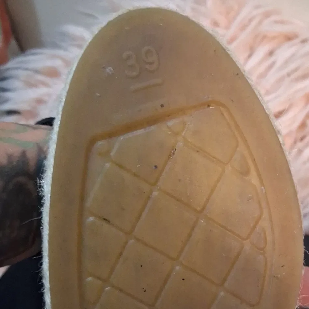 NEW CHANEL Tan and Black Lambskin Espadrilles Size 39 - Picture 3 of 12